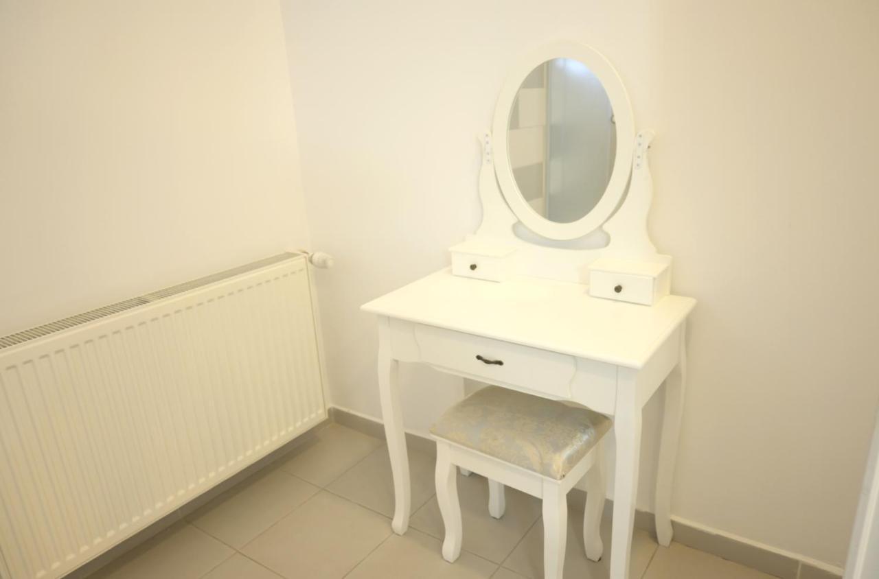 Luana Airport Apartments #7 Otopeni Esterno foto