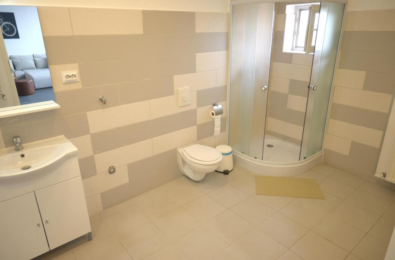 Luana Airport Apartments #7 Otopeni Esterno foto