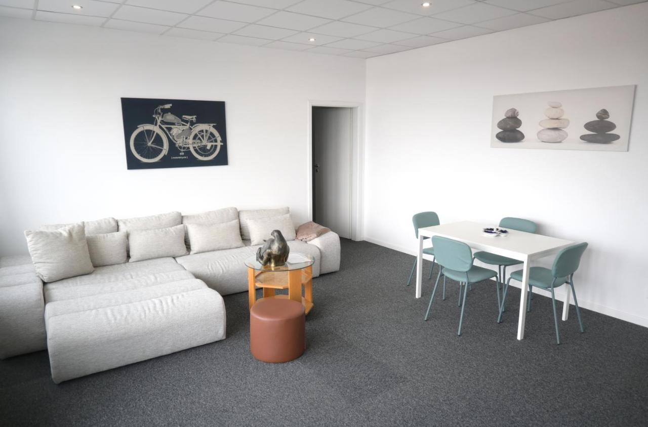 Luana Airport Apartments #7 Otopeni Esterno foto